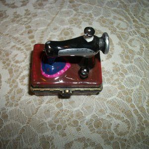 VINTAGE SEWING MACHINE CURIO BOX, TINY